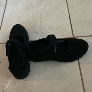 Brand New Black Fashion Women’s Sneakers